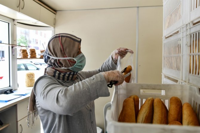 45 Halk Ekmek Satış Büfesi Yeni Sahiplerine Teslim Edildi
