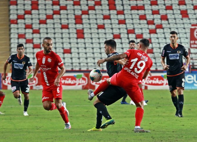 Süper Lig: Fraport Tav Antalyaspor: 1 - Aytemiz Alanyaspor: 0 (Maç Sonucu)
