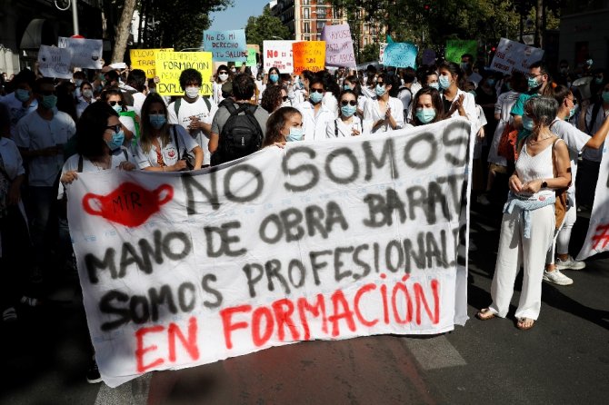 İspanya’da Sağlık Çalışanlarından Protesto