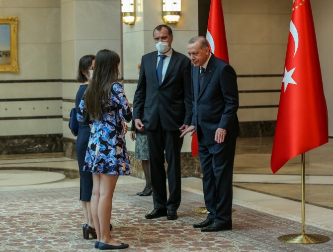 Polonya Büyükelçisi Kumoch, Cumhurbaşkanı Erdoğan’a Güven Mektubu Sundu