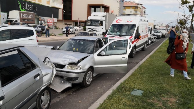 Aksaray’da 5 Araçlı Zincirleme Trafik Kazası: 9 Yaralı