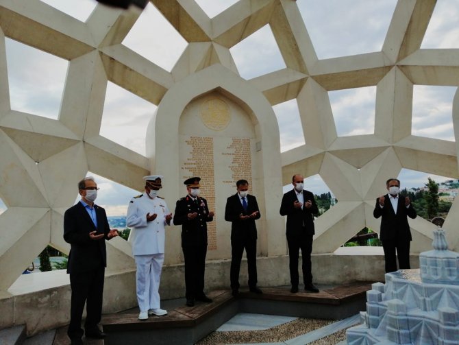Kent Protokolü 15 Temmuz Şehitler Anıtını Ziyaret Etti