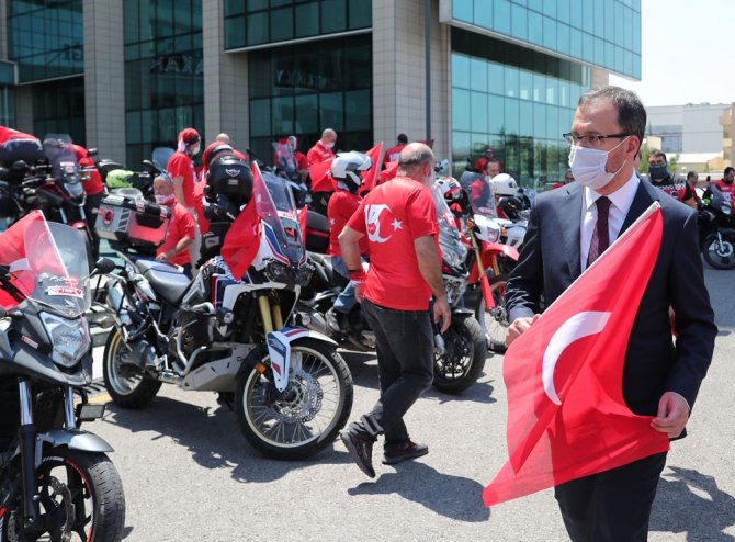 Bakan Kasapoğlu, Motosikletçileri Gençlik Ve Spor Bakanlığı’nda Karşıladı