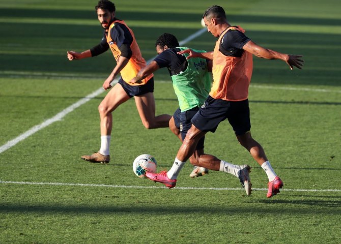 Fenerbahçe, Derbi Hazırlıklarını Sürdürdü