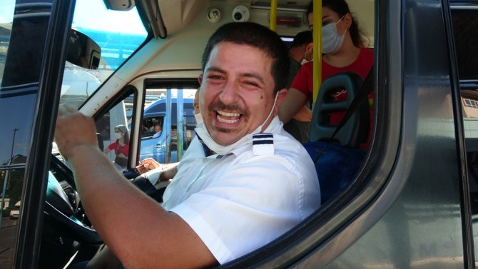 “Allah Yemeyenlere De Ceza Yemeyi Nasip Etsin” Diyerek Fenomen Olan Minibüs Şoförü Konuştu