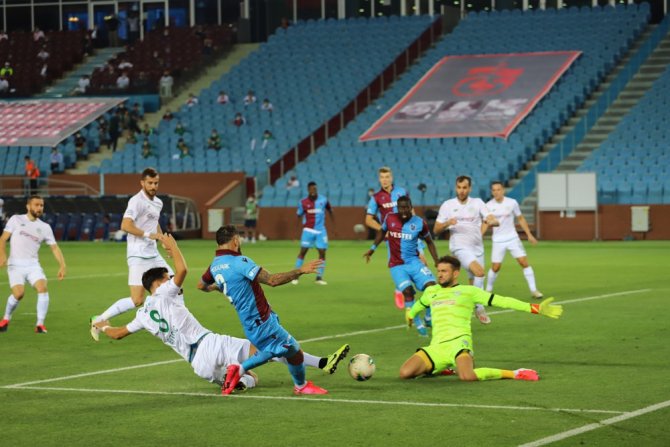 Konyaspor Ligde Kalmayı Garantiledi