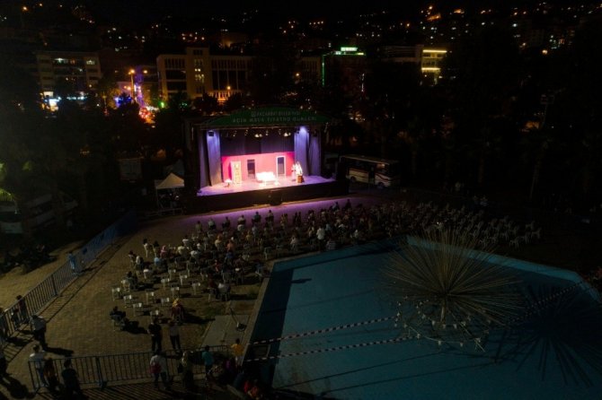 Akçaabat’ta Açık Hava Tiyatro Günleri Başladı
