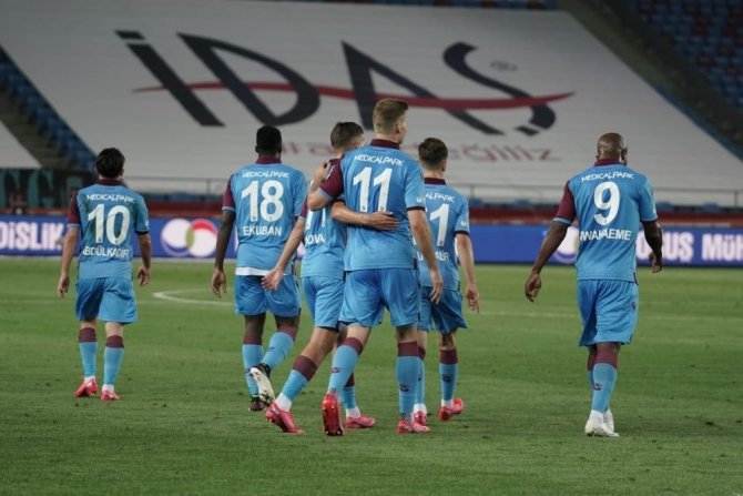 Süper Lig: Trabzonspor: 1- İttifak Holding Konyaspor: 0 (Maç Devam Ediyor)