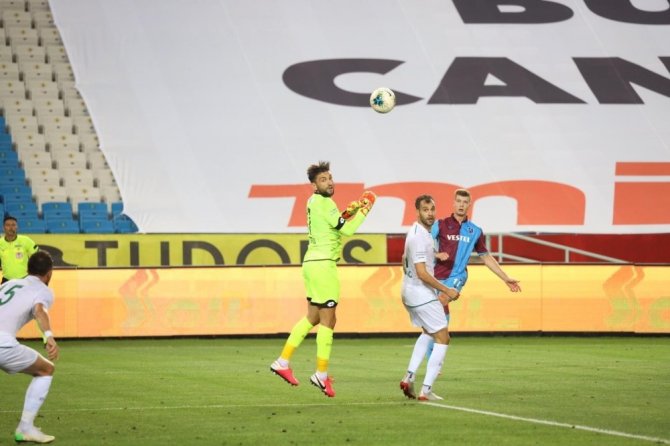 Süper Lig: Trabzonspor: 1- İttifak Holding Konyaspor: 0 (Maç Devam Ediyor)