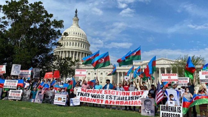 Abd Kongresi Önünde Azerbaycanlılardan Ermenistan Karşıtı Protesto