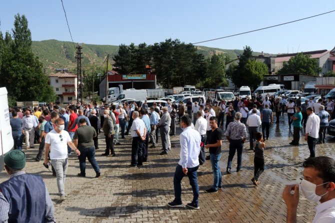 Vahşice Öldürülen Üniversite Öğrencisi Pınar Gültekin Son Yolculuğuna Uğurlandı