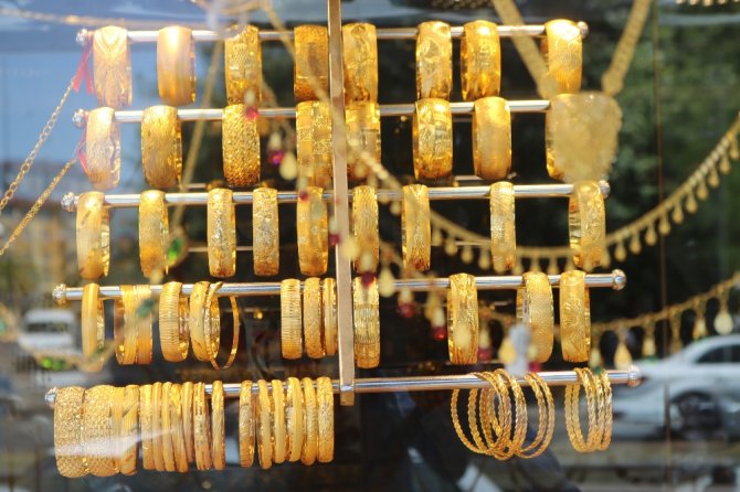 Kuyumculardan Gram Altın Tahmini: Yıl Sonuna Kadar 450 Lira Olabilir