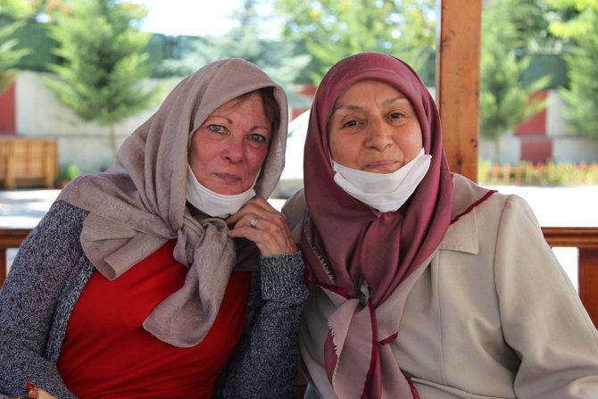 Müslüman Amerikalı Emekli Hemşire Konya’da Yaşıyor