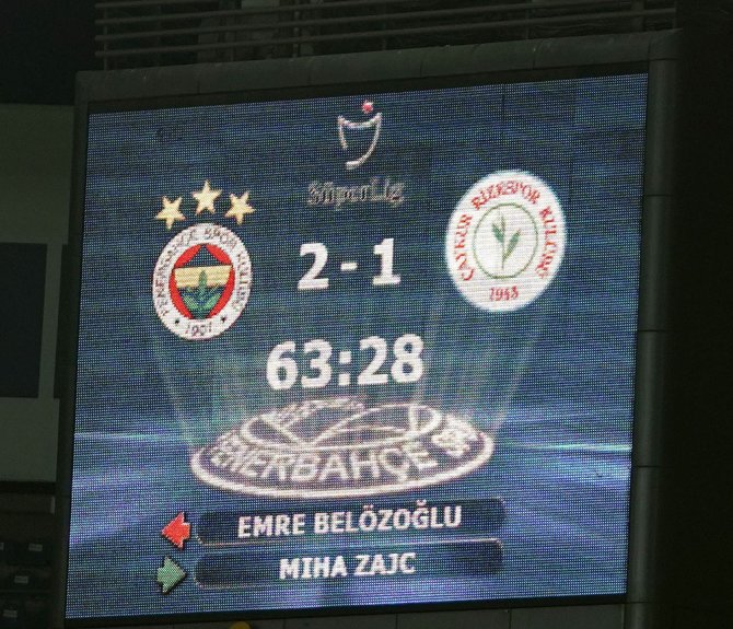 Emre Belözoğlu Futbola Veda Etti