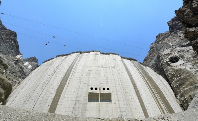 Türkiye’nin En Yüksek Barajının Yapımında 220 Metreye Ulaşıldı