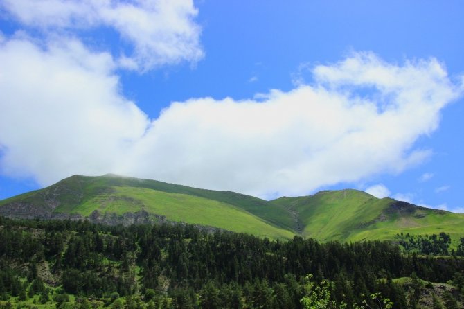 Artvin’de 2 Bin 550 Metre Yükseklikteki Saklı Cenneti Petnos Gölü Keşfedilmeyi Bekliyor