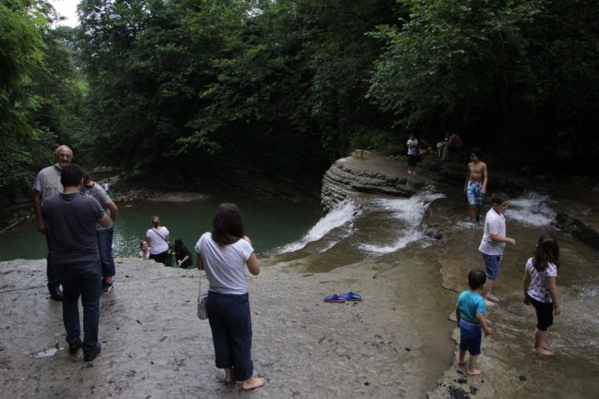 Sosyal Medyadan Gördüler, Akın Ettiler