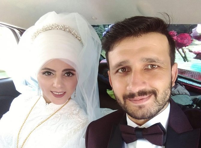 Düğün Arabasına Öyle Bir Mesaj Yazdı Ki Görenler Şaşkınlık Yaşadı