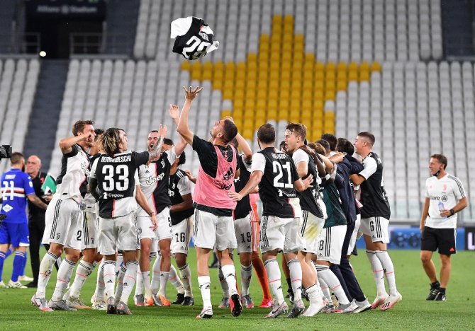 Juventus Üst Üste 9. Kez Şampiyon