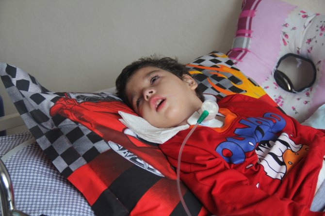 8 Yaşındaki Veysel 3 Yıl Süren Yaşam Savaşına Yenik Düştü