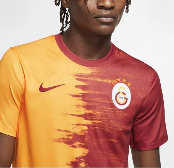 Galatasaray Yeni Sezon Formalarını Tanıtı