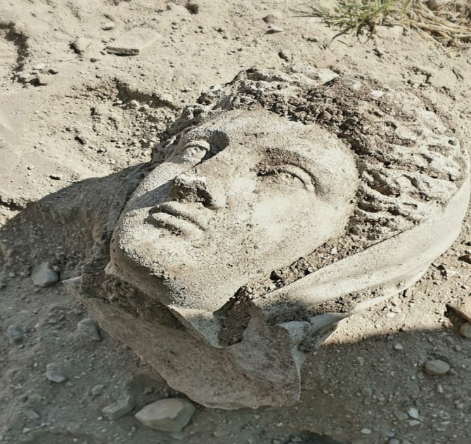 Perge Antik Kenti’nde Kadın Heykeli Bulundu