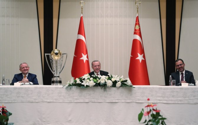 Cumhurbaşkanı Erdoğan, Şampiyon Başakşehir’i Kabul Etti