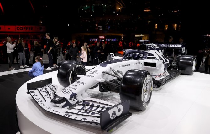 Formula 1’in Yeni Takımı Alphatauri, Kapılarını Açtı