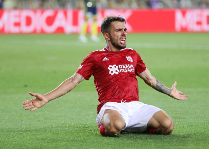 Sivasspor’un Gol Yükünü Yatabare Sırtladı