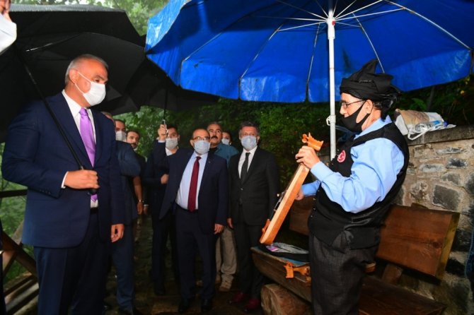 “Sümele Manastırı Türkiye’nin Her Türlü Medeniyet Mirasına Nasıl Sahip Çıktığının Örneği