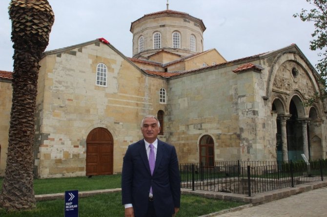 Kültür Ve Turizm Bakanı Mehmet Nuri Ersoy Trabzon’da Ayasofya-i Sağir Camii Şerifi’nde İncelemelerde Bulundu