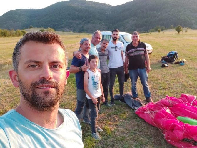 Yamaç Paraşütü Sporcuları Bu Kez Uçuş Alanları Tespit Etmek İçin Atladı
