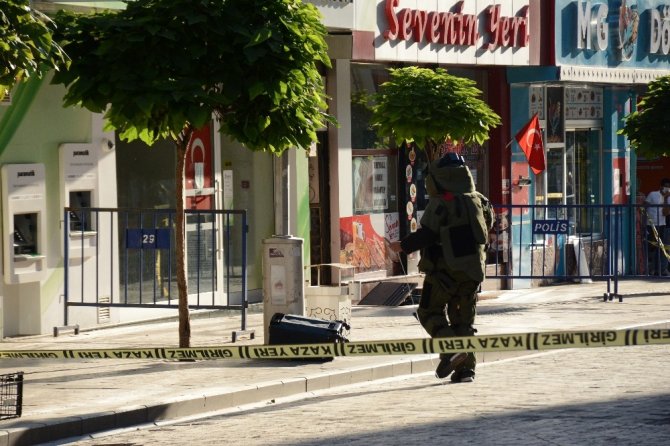 Gümüşhane’de Şüpheli Paketten Elbise Çıktı