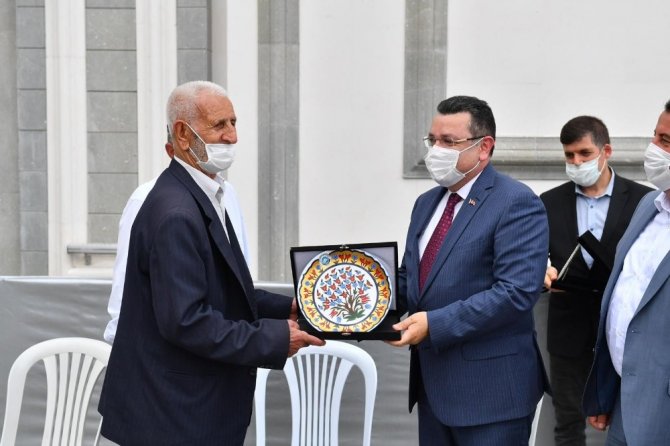 Sultan Alparslan Camii İbadete Açıldı