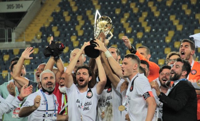 Fatih Karagümrük Kupasına Kavuştu