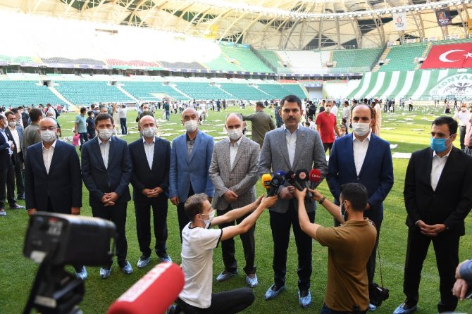 Bakan Murat Kurum, Bayram Namazını Konya’da Kıldı