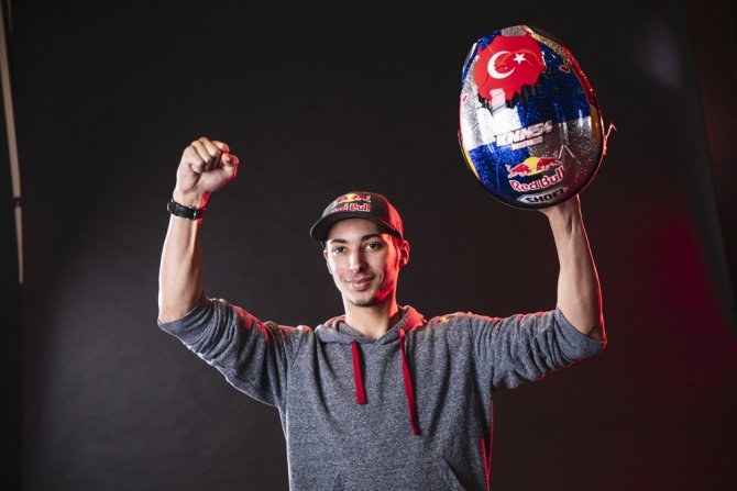 Toprak Razgatlıoğlu Superbike Dönüşünü Podyumla Yaptı