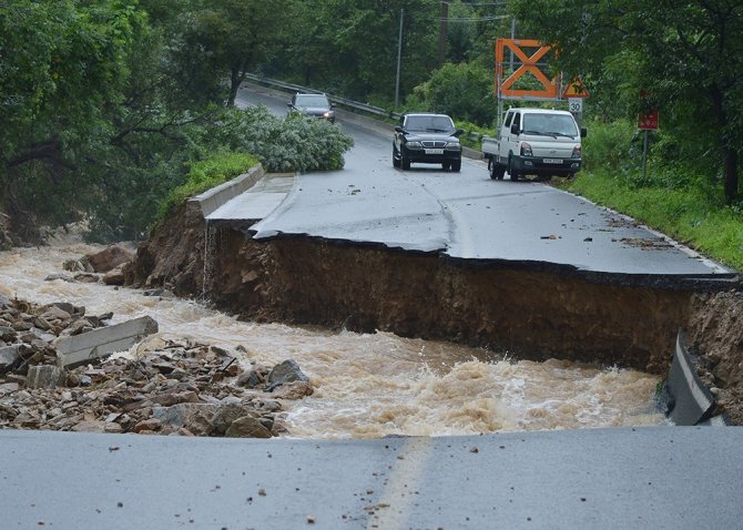 Güney Kore’de Sağanak Yağış: 6 Ölü, 7 Kayıp