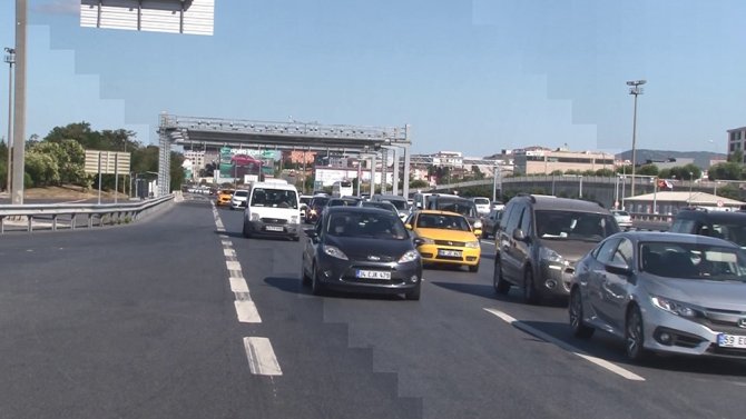İstanbul’da Bayramın Son Gününde Polislerden Trafik Denetimi