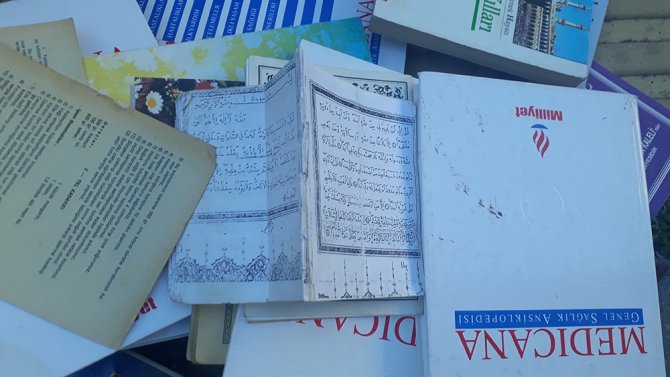 Samsun’da Kur’an Ve Dini Kitaplar Çöpe Atıldı