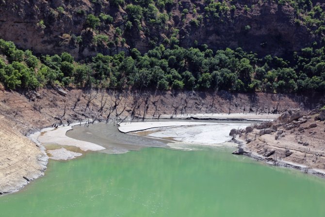 Kayıp Gülistan, Baraj Gölünde Didik Didik Aranıyor