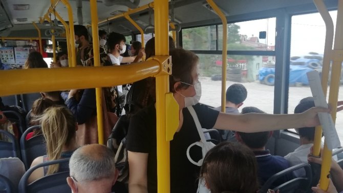 Halk Otobüsünde Nefes Alacak Yer Kalmadı