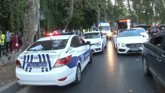 Beşiktaş’ta Kontrolü Kaybeden Motosiklet Yayalara Çarptı