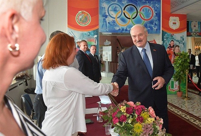 Belarus’ta Resmi Olmayan Sonuçlara Göre Seçimi Lukaşenko Kazandı
