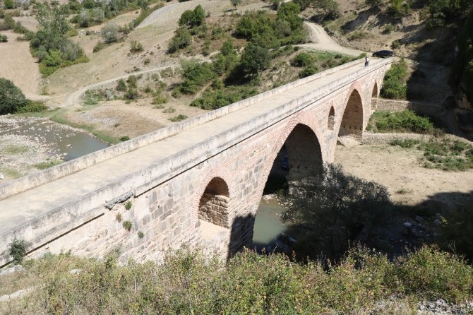 Kemerinde ’Mescit’ Bulunan 7 Asırlık Köprü