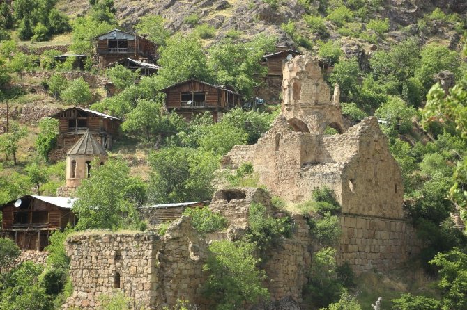 Porta Manastırı Turizme Kazandırılmayı Bekliyor