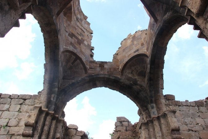 Porta Manastırı Turizme Kazandırılmayı Bekliyor