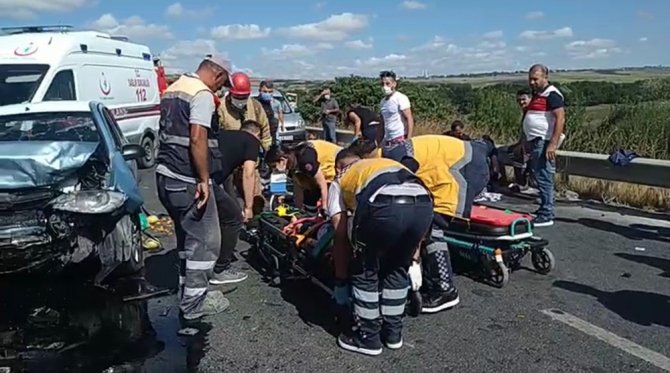 Arnavutköy’de Feci Kaza: 4’ü Çocuk 7 Kişi Yaralandı