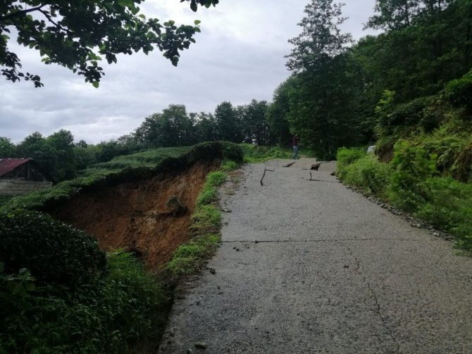 Trabzon’un Of Ve Hayrat İlçelerinde Sel Ve Heyelanların Ardından Yaralar Sarılmaya Çalışılıyor