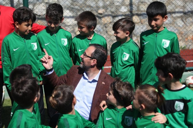 Bakan Kasapoğlu’ndan Başarılı Sporculara Yeni Müjde